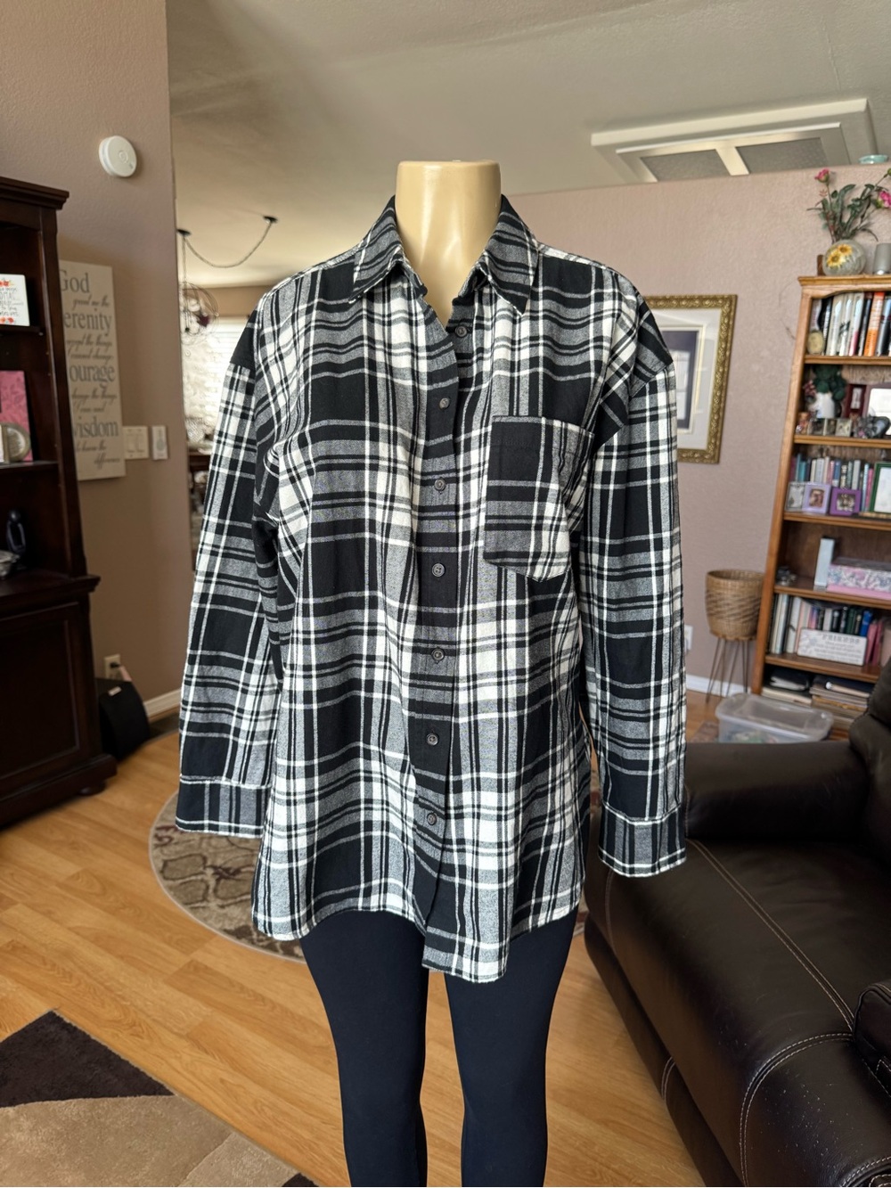 Universal Thread plaid oversized fit black & white shirt/jacket-size M